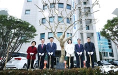 송파구의회, 소통과 화합을 다짐하며 식수 행사 가져