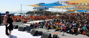 강진 마량놀토수산시장 개장···마량항 활기