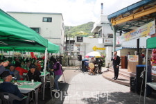 홍남표 시장, 어버이날 회성동 어르신 경로잔치 찾아 마음 전해
