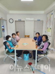 의령군, 경로당 입식가구·생명박스·방역소독 호응