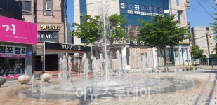고성군, 무더울 땐 동외광장 바닥분수에서 시원하게 즐겨요