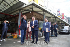 홍남표 창원특례시장, 신마산반월시장 재개발 대책 방안 강구