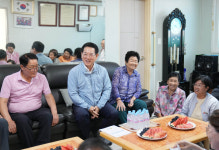김영록 전남지사, 폭염 대응 영광지역 경로당 찾아 애로사항 청취