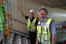 백호 서울교통공사 사장, 5호선 광나루역 현장 안전 점검 실시