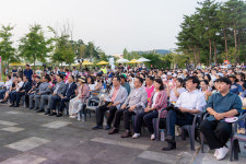 강남구의회 의원들, 2024 율현공원 정원축제 참석