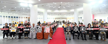 의정부시의회, 송산노인종합복지관 작품전시회 청춘, 꽃 피우다 참석