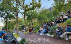 울긋불긋 단풍과 함께 한 월아산 숲속의 진주 가을축제 성황