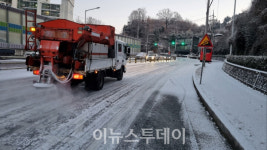 진주시, 8일 새벽 기습 눈 제설작업으로 시민불편 최소화 총력