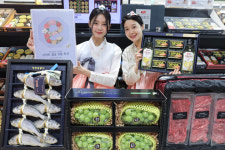 대형마트, 설선물 본판매···가성비가 대세