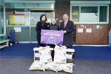 춘천시의회, 관내 복지시설 25곳 찾아 위문품 전달