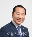 함양 향우 진병수 회장, 고향 유소년 축구단 장학금 5천만 원 기탁