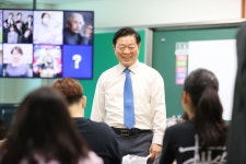 박승원 광명시장, 광명광덕초등학교 1일 명예 교사 진로 특강 진행