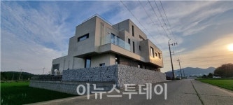 사천시, '2024년 경상남도 우수주택 선정작' 순회 전시