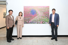 용현산업단지 기업인협의회 한성우 명예회장, 의정부시에 미술 소장품 기증