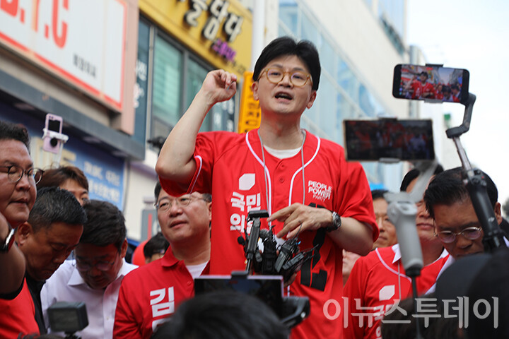 김문수와 한동훈, 합동 유세 발대식 개최…이재명에 맞서 담대한 비전 제시