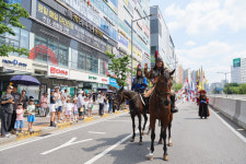 [포토] 제8회 양주 회암사지 왕실축제 어가행렬 장관