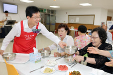 광산구 신창동 지사협, 복달임 효잔치 행사 개최