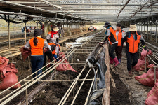횡성군자원봉사센터, 폭염 속 가평 수해복구 현장서 구슬땀