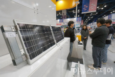 [포토] 집 지을 때 태양광 장비 설치 어떠세요?