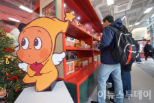 [포토] 올리브영 팝마트 팝업 밝혀주는 작은 별