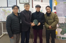 용인시 모현다목적복지회관, 어르신들로부터 감사패 받아