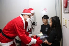 광양제철소, 다문화가정 아이들에게 크리스마스 선물 전달