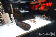 살롱알제(Salon 알제) | [포토] '살롱 드 알럭스' 맨즈 케이브