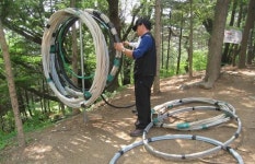 남한산성 팔각정 쉼터와 양지공원에 훌라후프 만들고 관리한 우이진씨