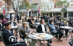 봉산문화거리에서 만나는 미술작품의 향연