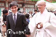 박민수 목사 봉은사 방문… 불교 폄하 발언 사과