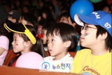 어린 동심에 무지개 웃음꽃 선사