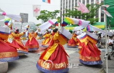 위령제서 선보인 태평성대무