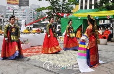 위령제서 선보인 태평성대무