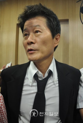 태진아-이루 부자, 기자회견서 최희진 각서 공개 