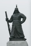 광화문 광장에 우뚝 선 이순신 장군 동상
