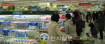 구제역 사태 장기화… 우유·제과업체 공급량↓ 비상