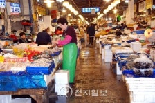 방사성 물질로 국내 수산시장 휑~