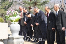 손병희 선생 탄생 150주년 묘소 참배