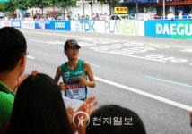[대구세계육상] 여자마라톤 34위로 들어오는 이숙정