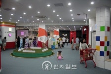 [포토] 연휴 막바지에 성황 이룬 가상스포츠콘텐츠체험관