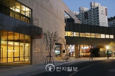 [광주] 빛고을 광주, 지원센터 입소로 비엔날레 도시 변신