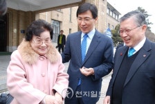 [포토] 대한노인회 어르신들, 충남도 방문