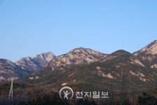 [종교문화재 탐방-삼천사] 맑은 자연 속에서 마애불의 푸근한 얼굴을 만나다