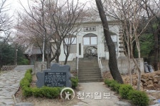 [종교문화재 탐방-봉원사] 도심 속 불자들의 안식처… 연꽃축제‧영산재로 유명