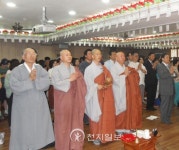 부처님 오신 날 백제불교회관 부처님 진신사리 친견 법회