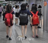 [하의실종교복②] 교사들 잡냐 마냐 치마길이 전쟁… 광고규제 필요해