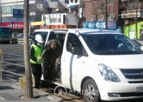 [현장고발 | 약국 앞 호객행위] 서울아산병원에서 제일 가까운 약국이에요