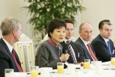 [포토] 朴 대통령, 외국인 투자기업 오찬 간담회