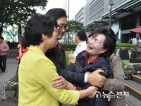 [포토] 북받친 억울함… 울음 터진 KT피해대리점주