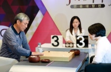 [바둑] 조훈현, 박지은 꺾고 6연승으로 시니어팀에 우승 선사